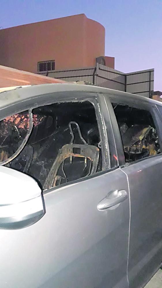 كاميرا مراقبة تكشف حرق شاب لمركبة سيدة بالدمام