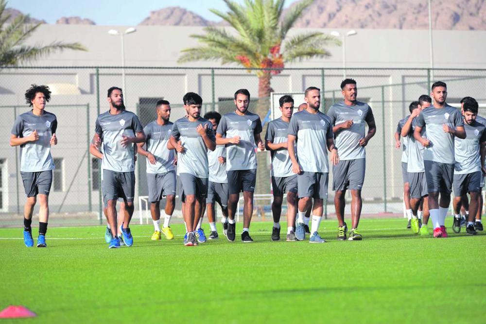 الطائي يصل للأردن ويضم الحسيني