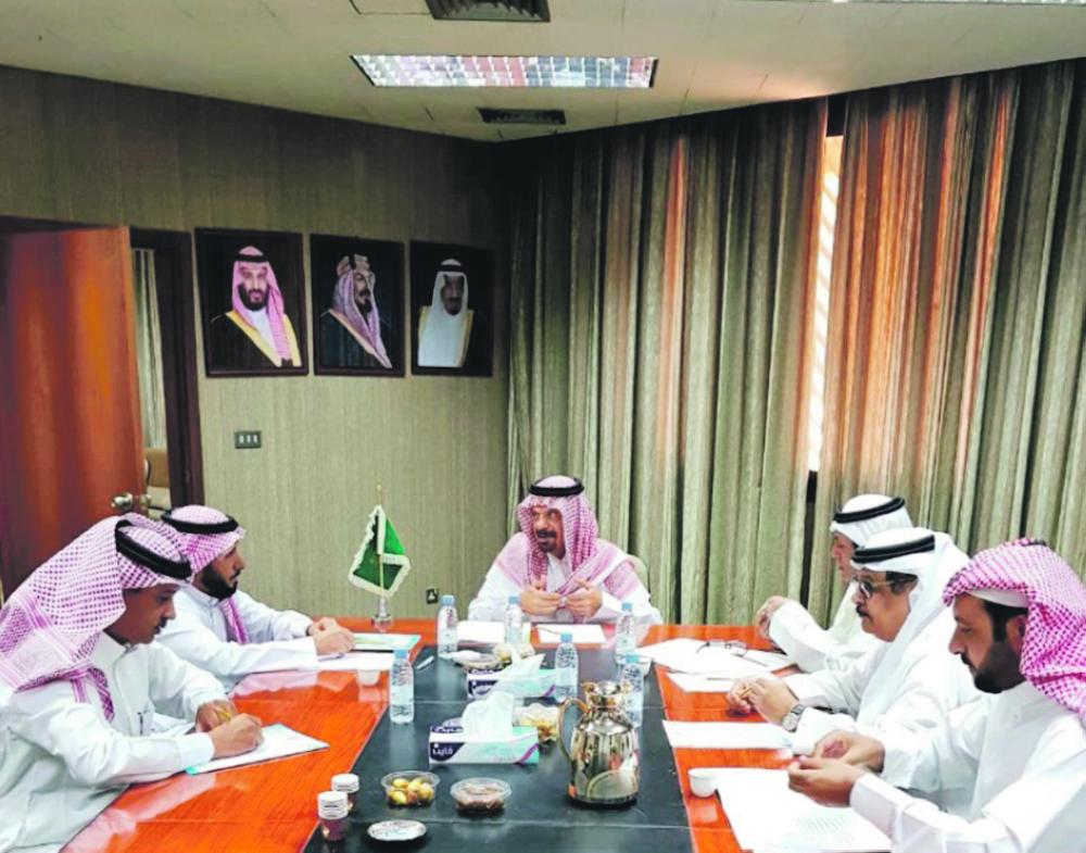 البابطين يجتمع بلجنة حكام الطائرة