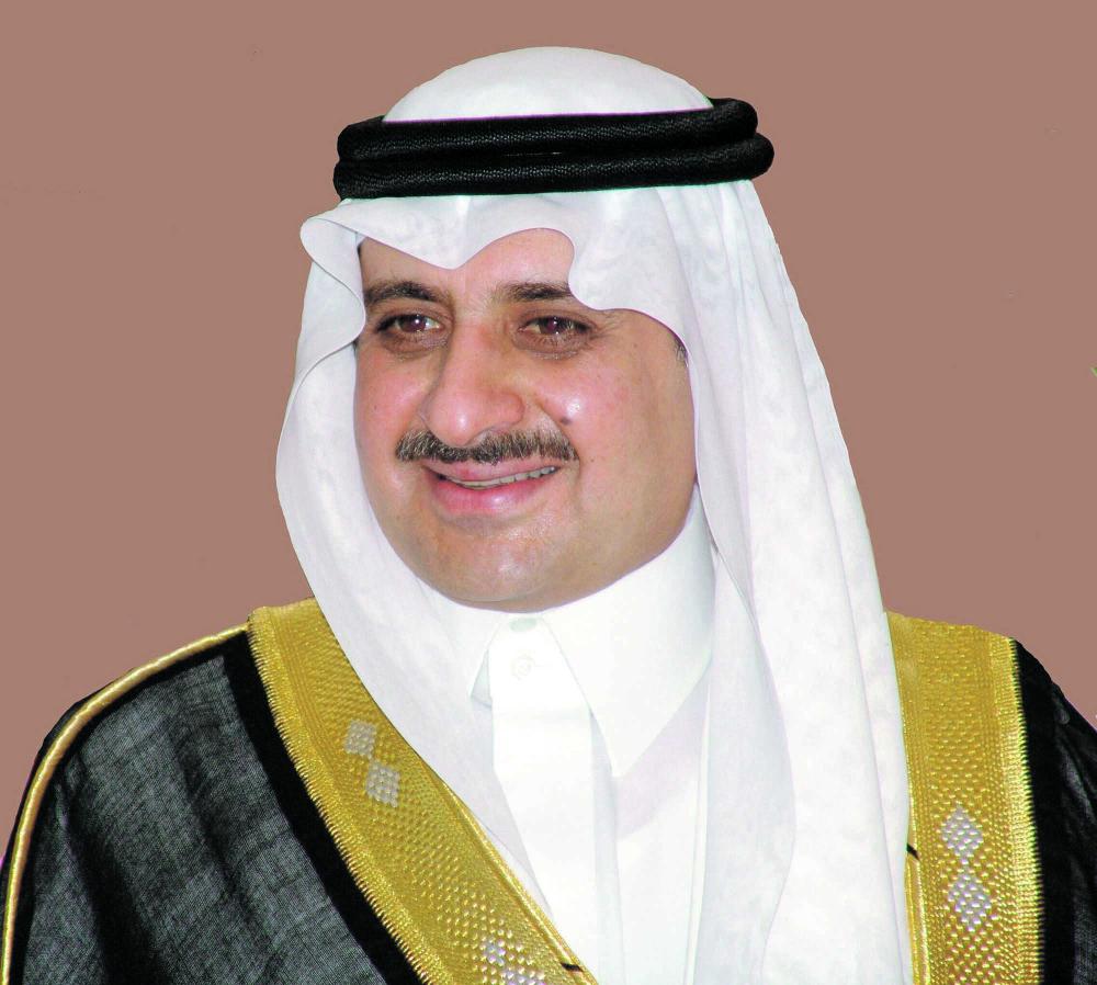 أمير تبوك يوجه بتمديد مهرجان الورد والفاكهة