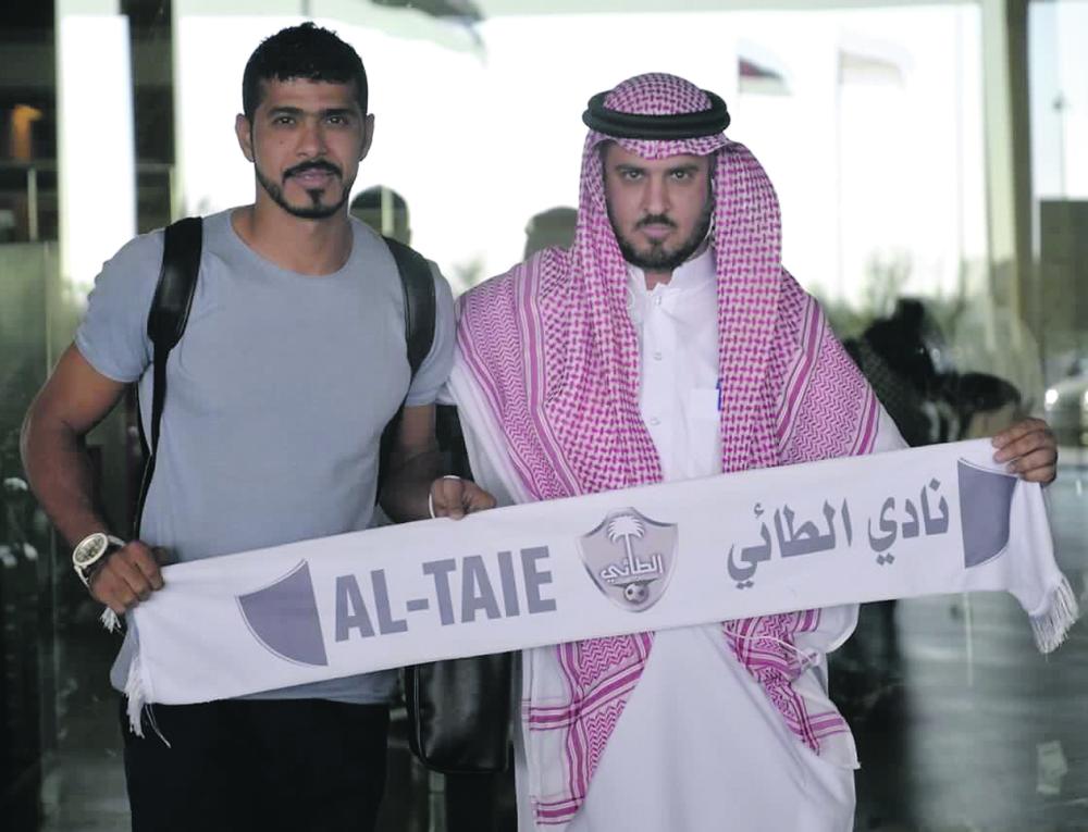 العماني الرزيقي يلتحق ببعثة الطائي