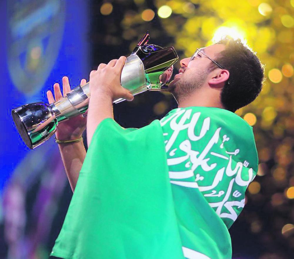 الدوسري لـ«اليوم»: توجت بطلا للعالم بين 20 مليونا