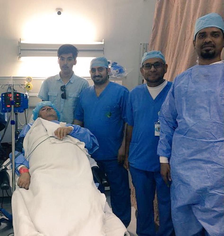 تدخل جراحي يعيد الإبصار لأحد الحجاج
