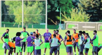 الإسبانيان يورطان الأهلي في النمسا