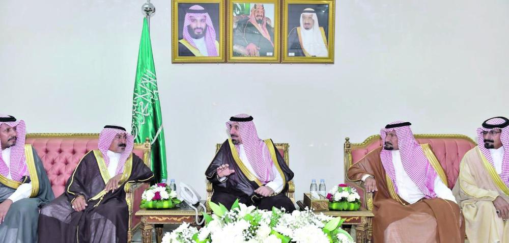 الأمير جلوي يستقبل ذوي الشهيدين جاسر وذيب اليامي