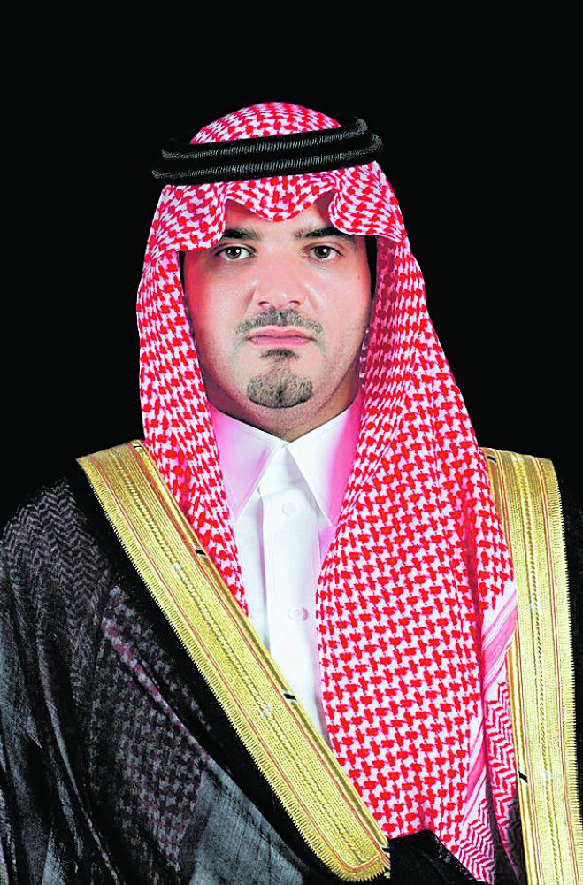 وزير الداخلية يوجّه بمتابعة خطط خدمة الحجاج