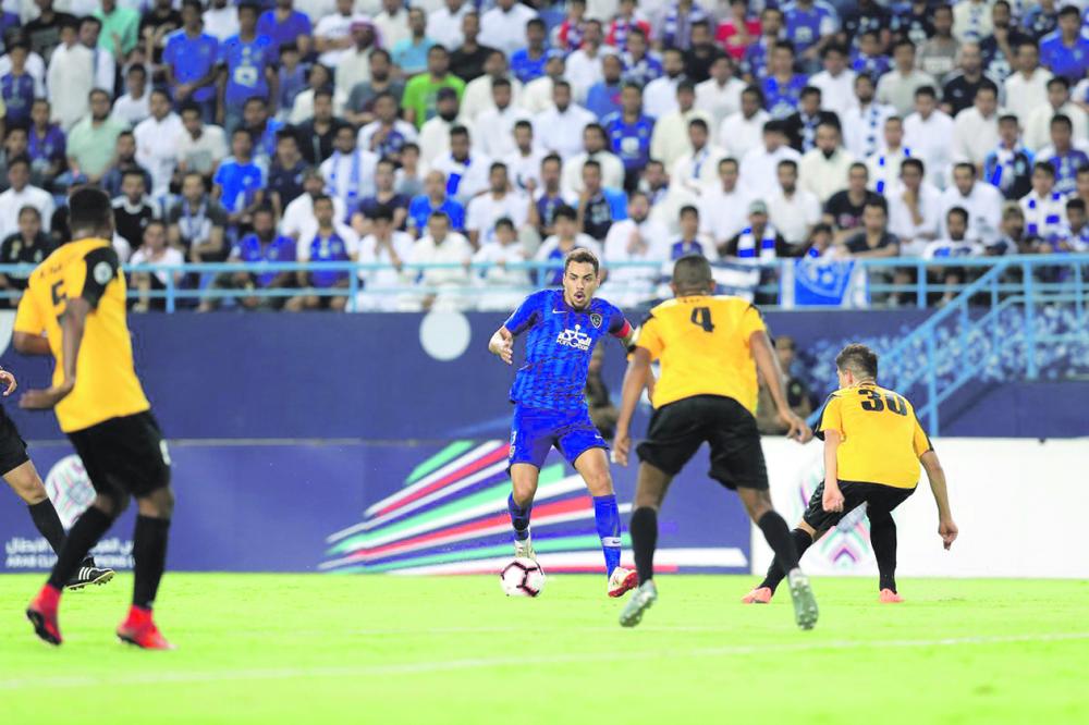 الهلال يتجاوز الشباب العُماني بصعوبة