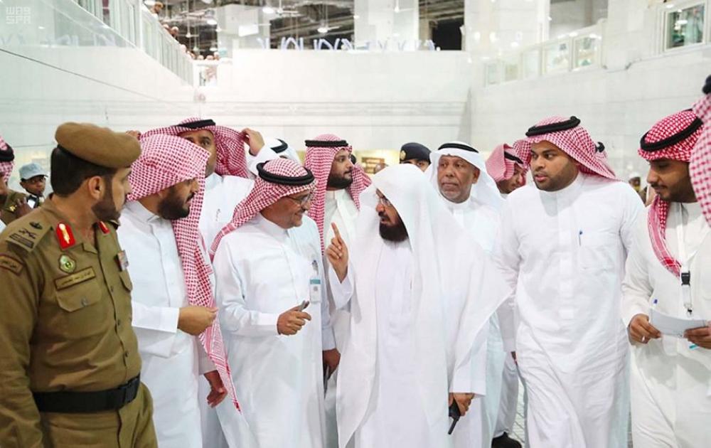 الدكتور السديس يقف على جاهزية الخدمات بالمسجد الحرام