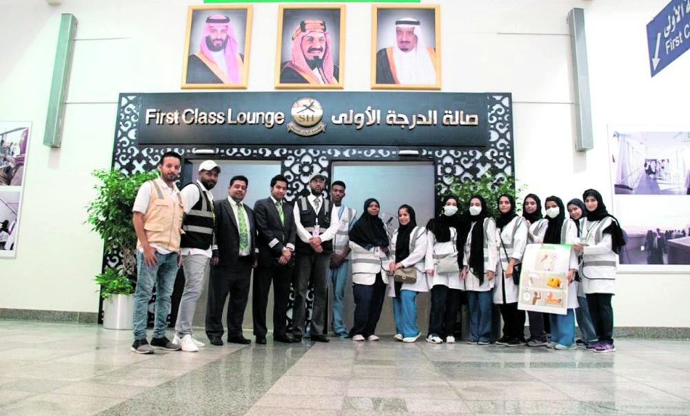 380 طالبا من كليات الصحة في خدمة الحجاج