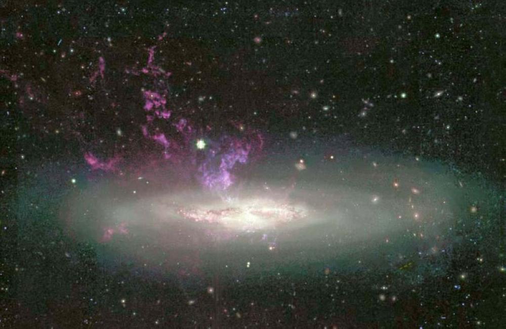 علماء يرصدون انفجارات فضائية غامضة!