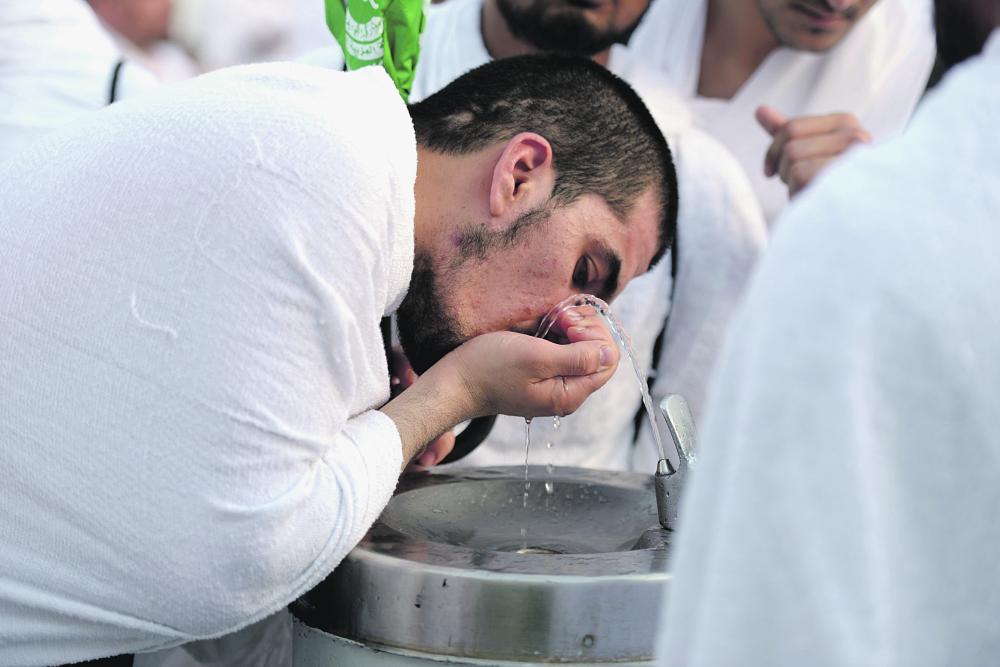 الحجاج ينعمون بالأمان في أطهر البقاع