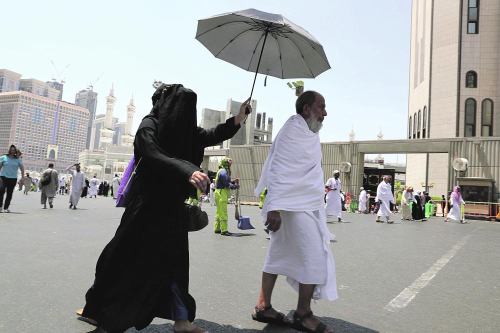 الحجاج ينعمون بالأمان في أطهر البقاع