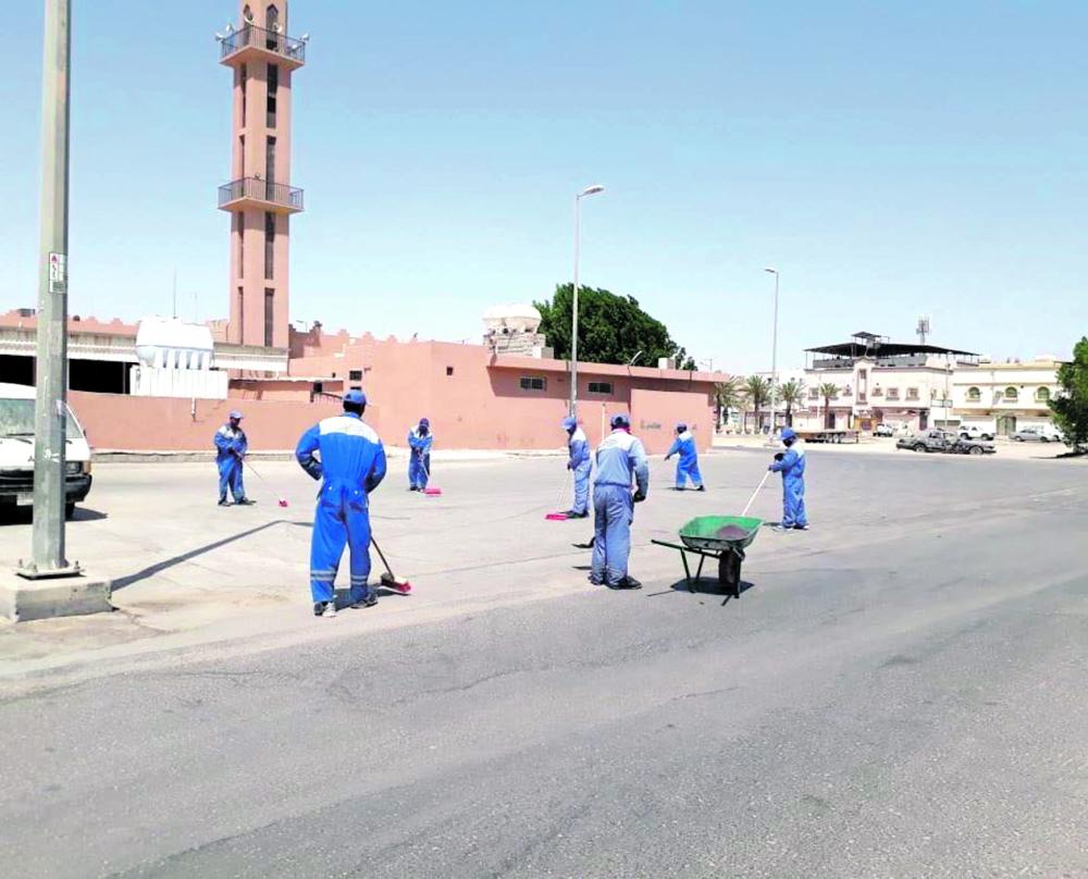 جولات مكثفة للنظافة في غرب الدمام