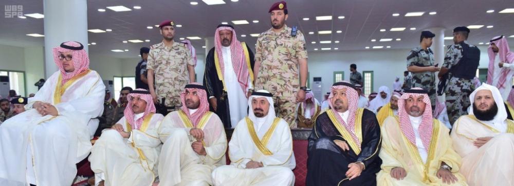 أمير نجران يتقدم المصلين فى صلاة العيد