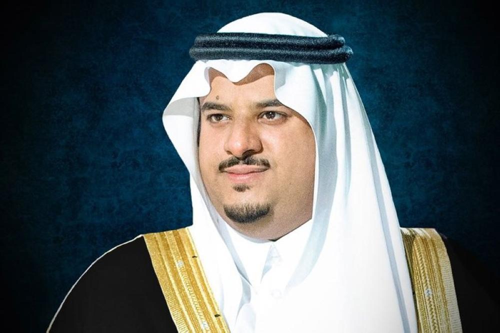 أمير الرياض بالنيابة يستقبل المهنئين بالعيد