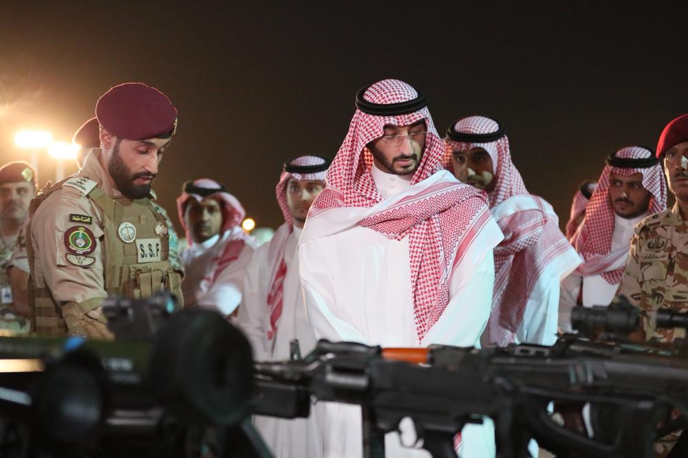 نائب أمير مكة يطلع على الخطط الأمنية بالمشاعر 