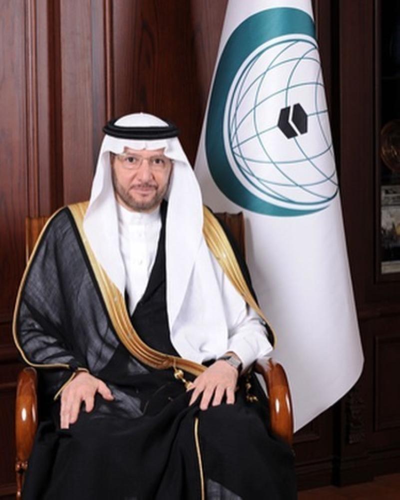 العثيمين يهنئ الحجاج ويشيد بجهود المملكة في خدمة حجاج بيت الله