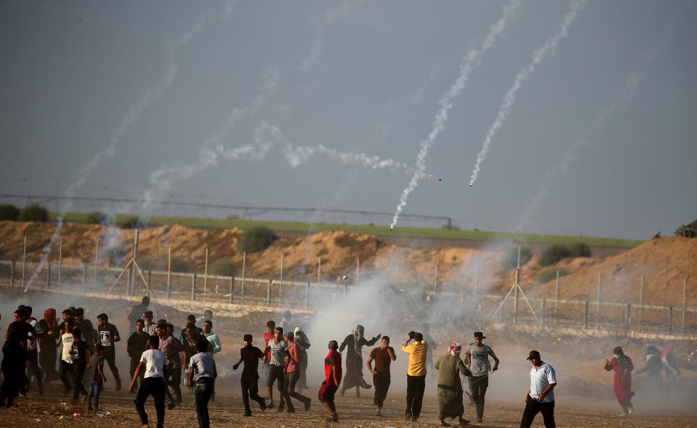إصابة مئات الفلسطينيين برصاص الاحتلال في غزة