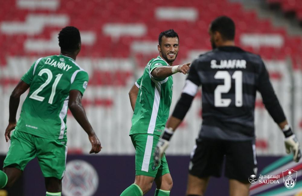 الأهلي يعبر المحرق بثنائية ويقترب من التأهل