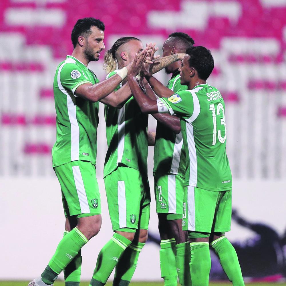 الأهلي يعبر المحرق بثنائية ويقترب من التأهل
