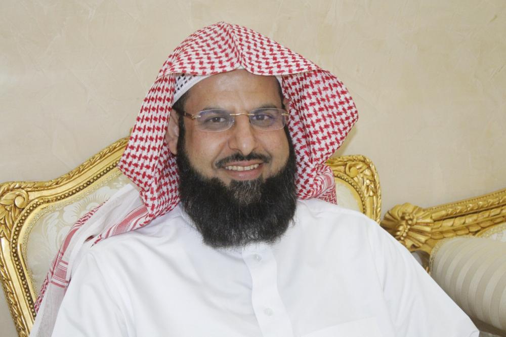 القائد يقيم القاعد !