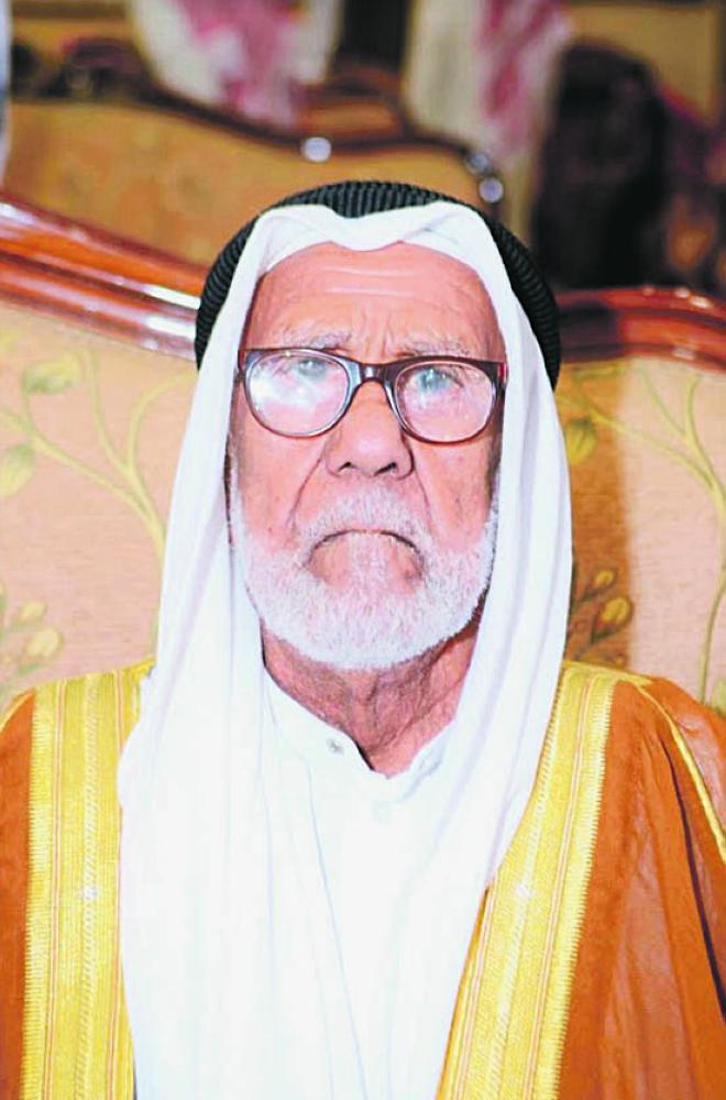 100 حفيد يودعون جدهم «معمر الأحساء»