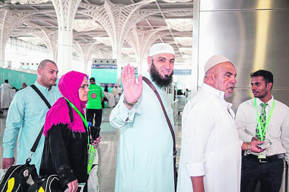 مغادرة 1000 حاج وحاجة من ضيوف الملك
