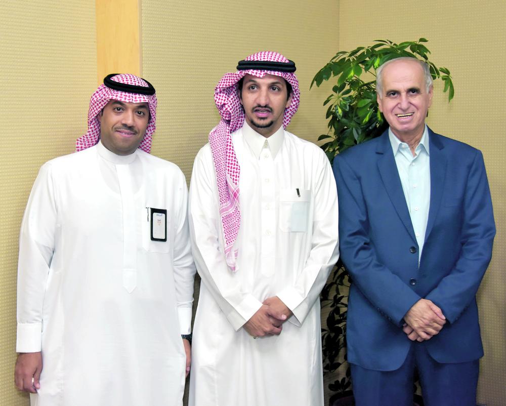 تعايد منسوبيها بعيد الأضحى المبارك