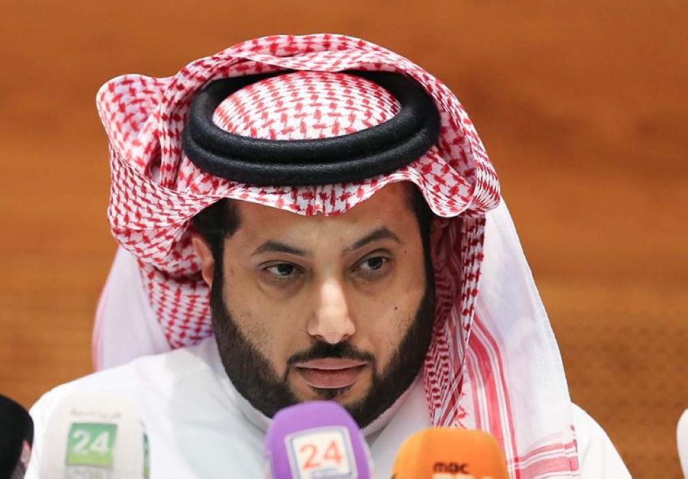 «آل الشيخ» يوجه بفتح المدرجات خلف المرميين للجماهير مجانًا