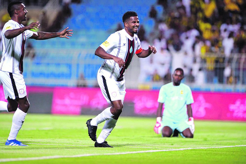 كنو ينقذ الهلال من مفاجآت الفيحاء