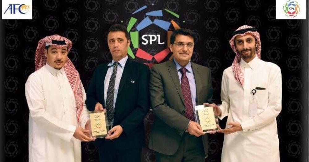 الحميدي يستقبل وفدًا من الاتحاد الآسيوي