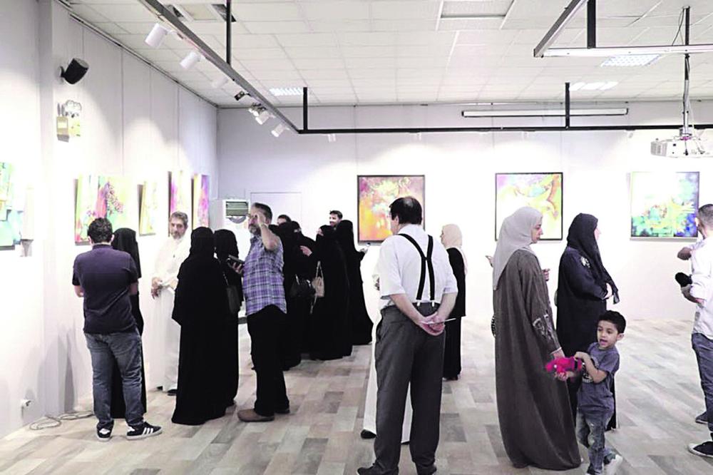 23 لوحة في معرض «مقامات»رجاء الشافعي بـ«ثقافة الدمام»
