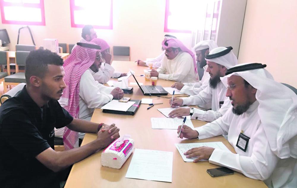 لجنة القبول والتسجيل بتعليم الدمام تواصل أعمالها
