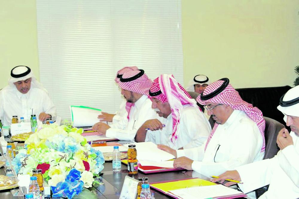 «محلي الجبيل» يناقش تقارير اللجان الفرعية