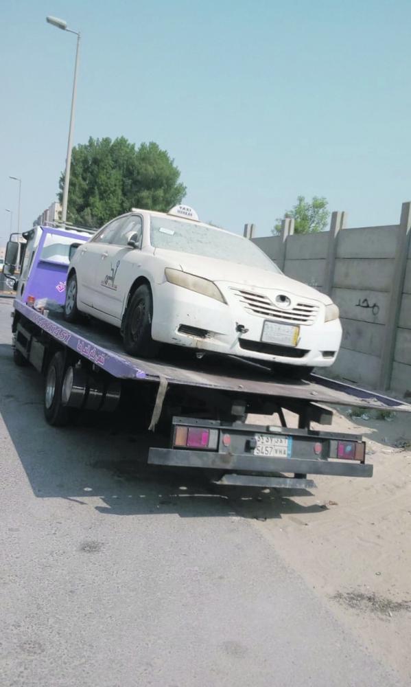 وضع 1000 ملصق تحذيري على سيارات تالفة بالشرقية