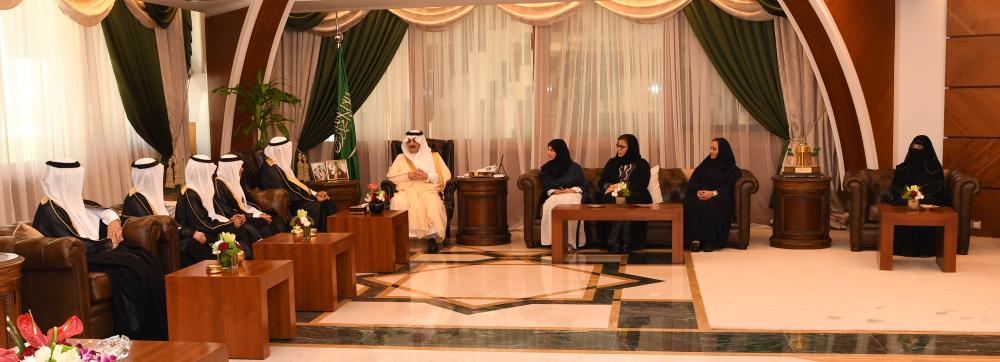 أمير الشرقية ينوه بحرص القيادة على مسيرة التعليم بالمملكة