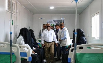مركز الملك سلمان يدشن مخيم النازحين في بني جابر بالخوخة