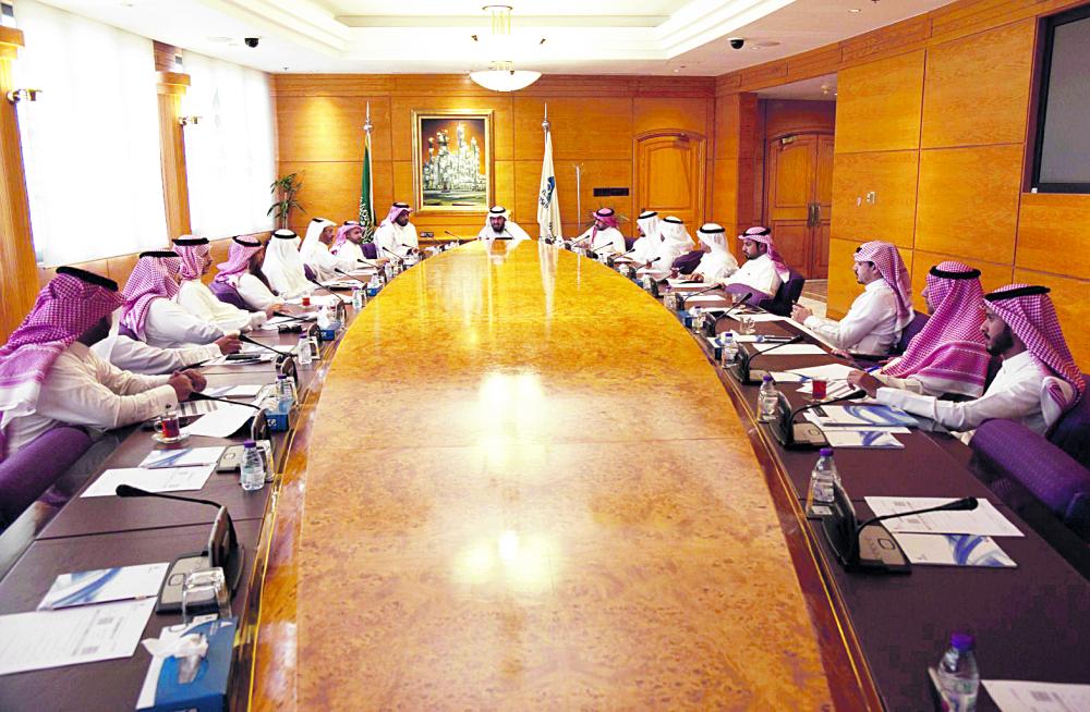 بحث عقد ملتقى للتدريب والتعليم بالشرقية