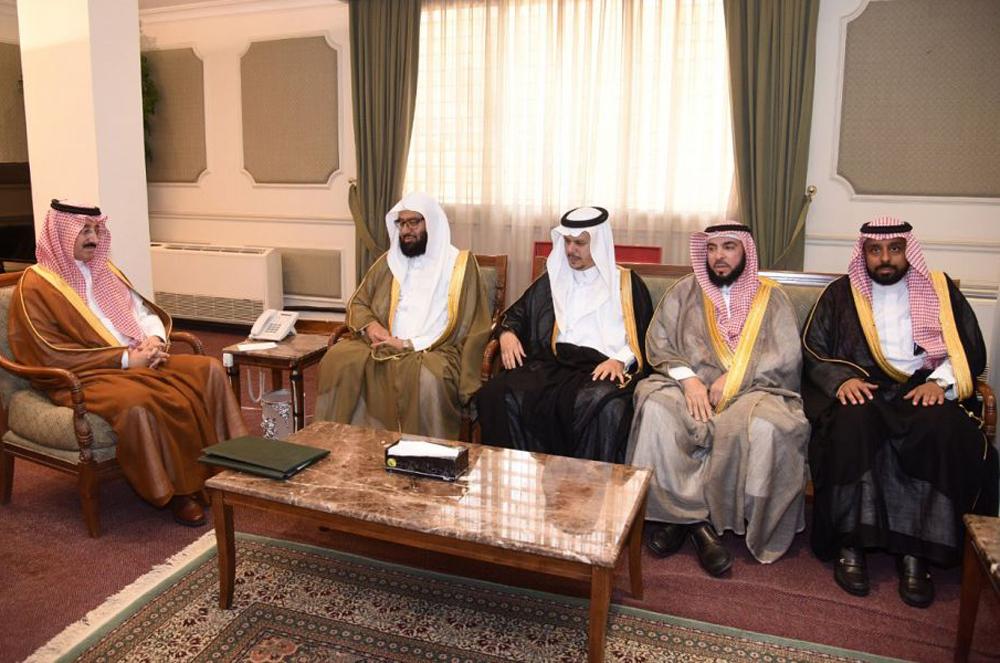 محافظ الأحساء يطّلع على خطط العام الدراسى الجديد