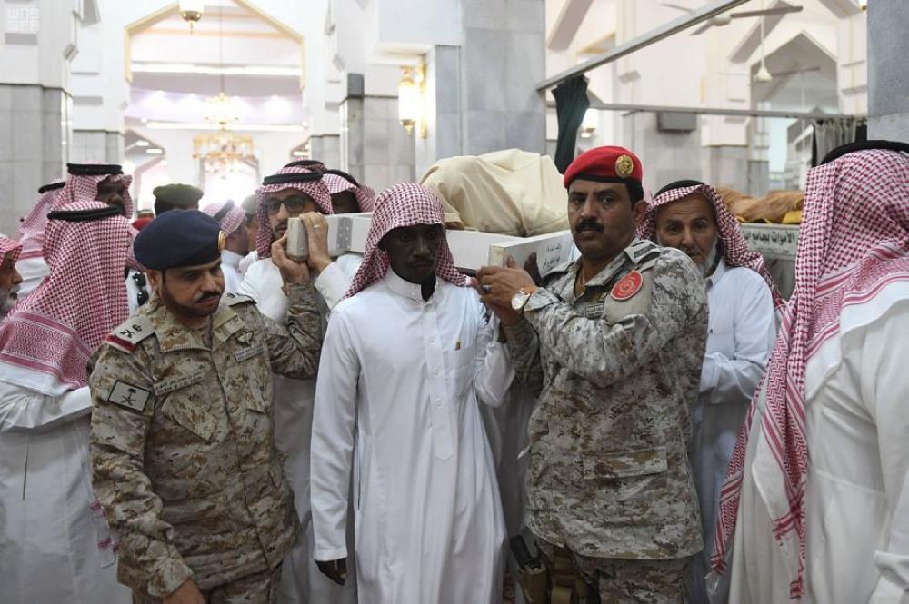 وكيل محافظة الطائف يؤدي صلاة الميت على شهيد الواجب 