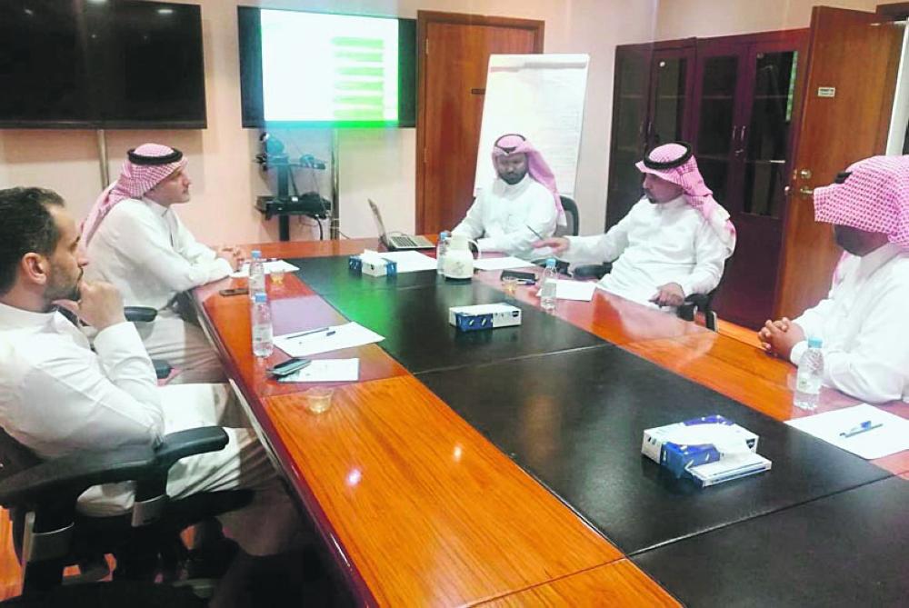 اتحاد الريشة يستعرض نشاطاته