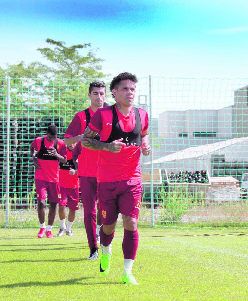 الهلال في مهمة صعبة ينازل الرائد