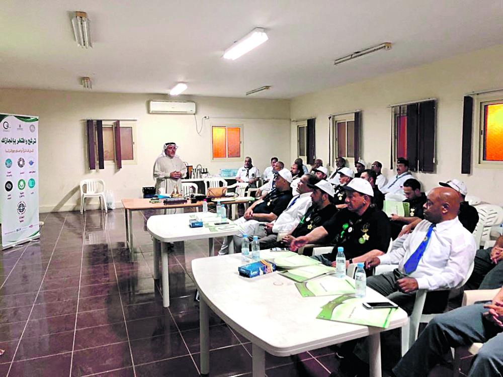 «رسل السلام» يتعرفون على جائزة القطيف للإنجاز