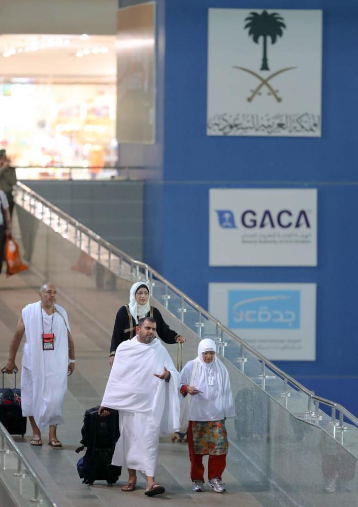 مطار المؤسس يبدأ في استقبال رحلات العمرة للموسم الجديد