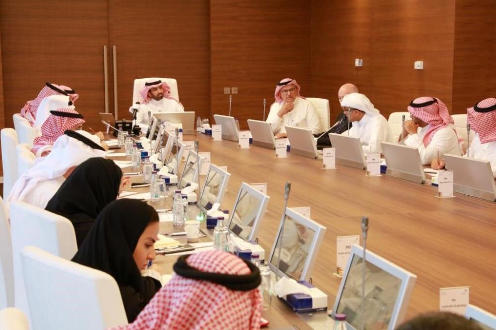وزير العمل يبحث دعم التوطين مع 20 منشأة مستثمرة في المملكة