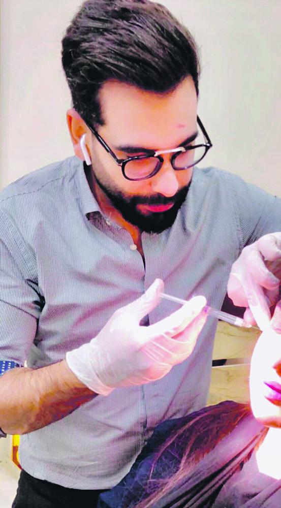 30 % من عمليات التجميل في المملكة يجريها ذكور