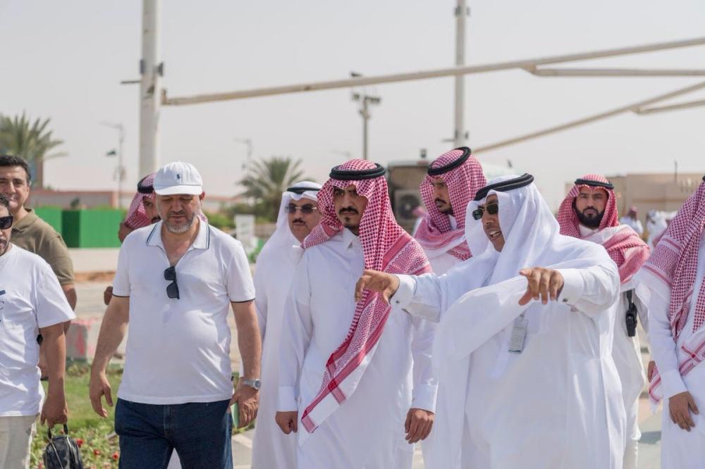 أمير الجوف يدشن «سيارة المختبر المتنقل»