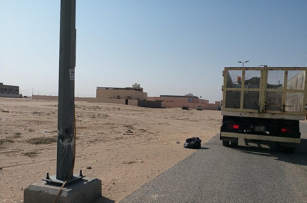 رفع النفايات من طرقات أبرق الكبريت