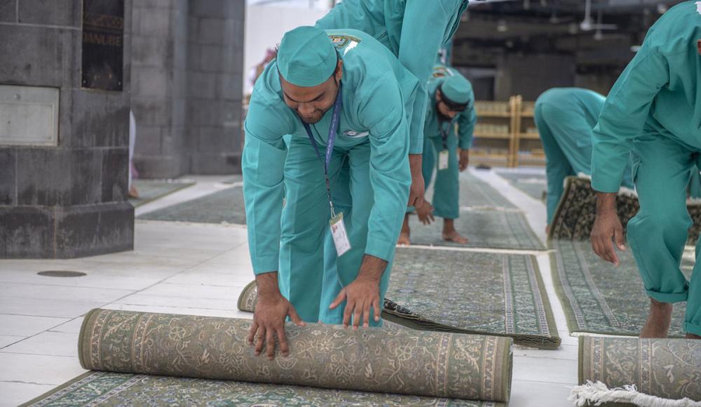 14 ألف سجادة جديدة للحرم المكى 