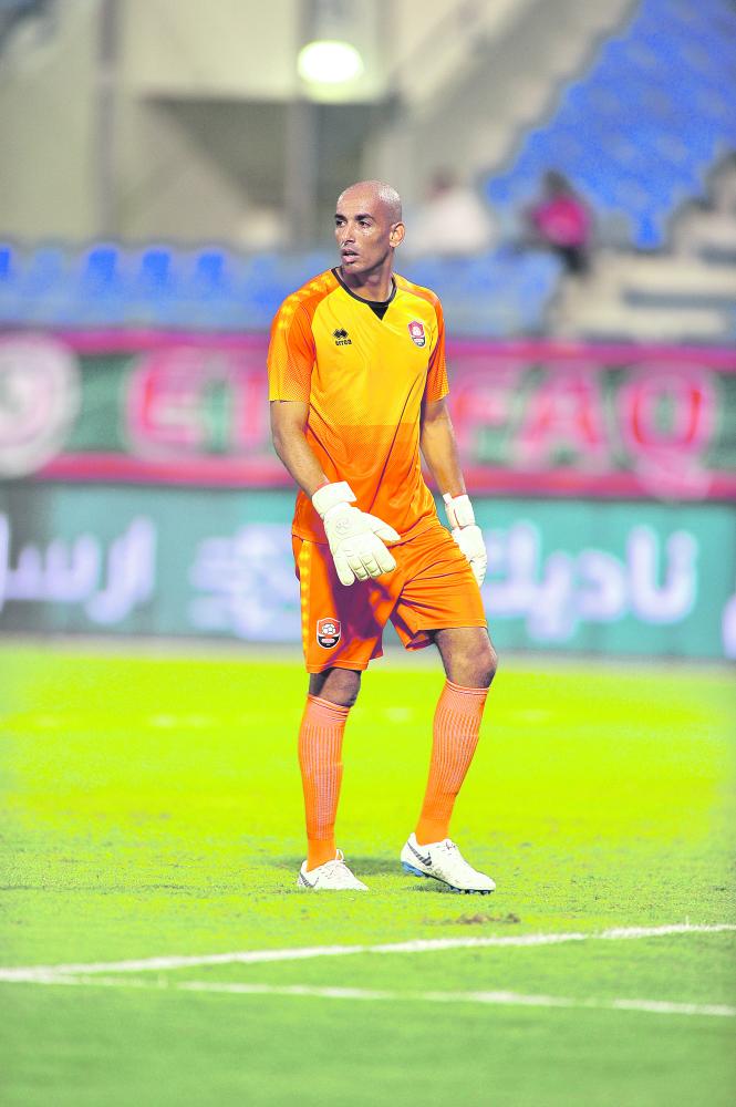 الوحدة والرائد يطاردان الفوز الأول